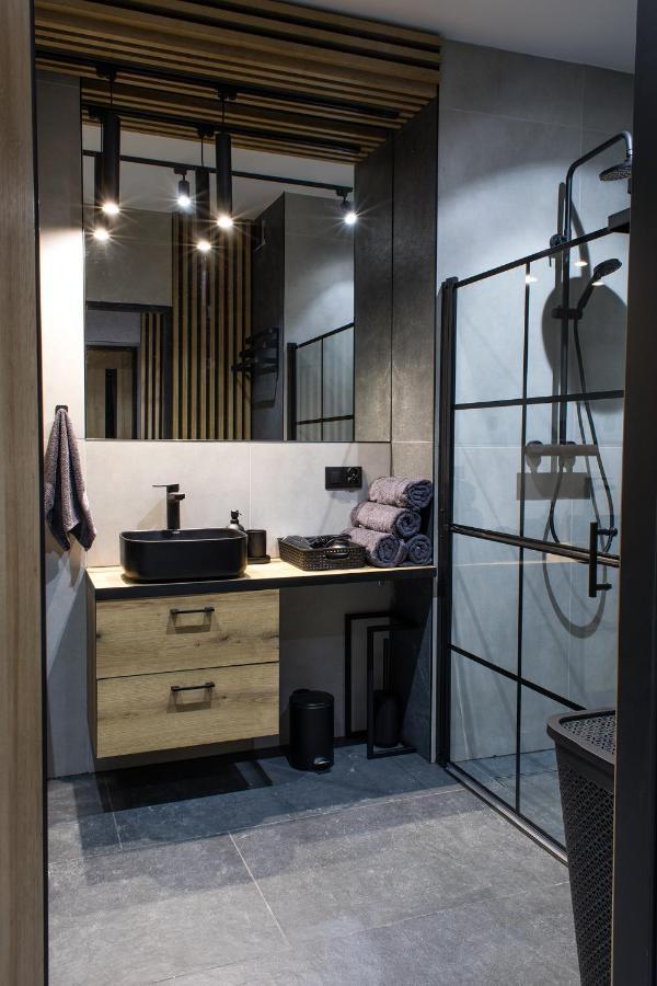 Apartament Black Loft นือซา ภายนอก รูปภาพ