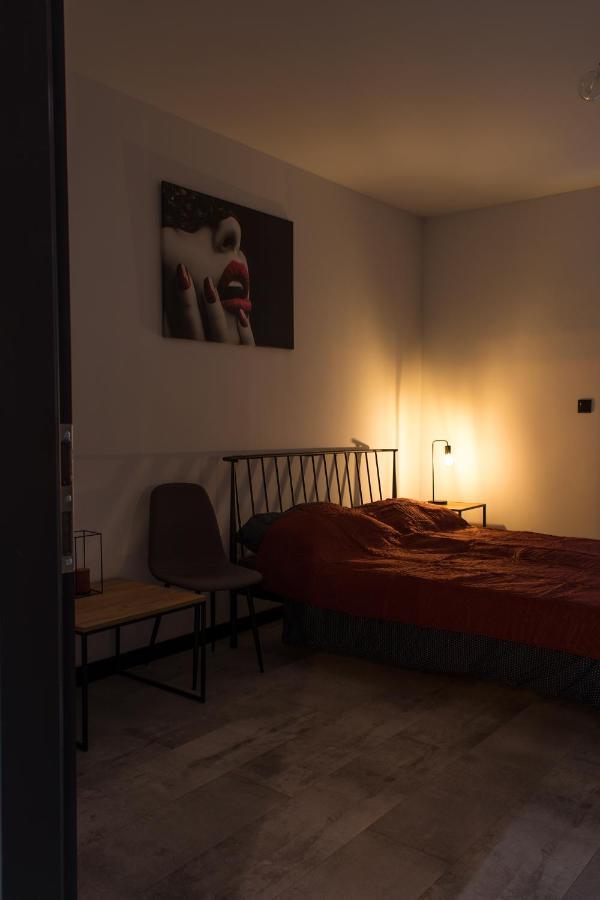 Apartament Black Loft นือซา ภายนอก รูปภาพ